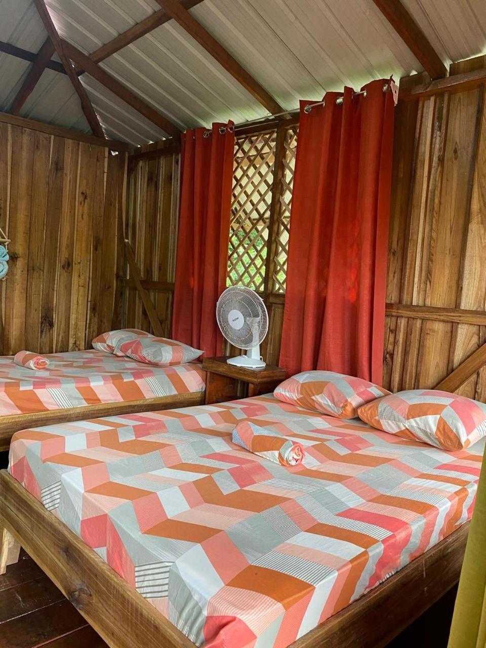 Hotel Cahuita Kültér fotó