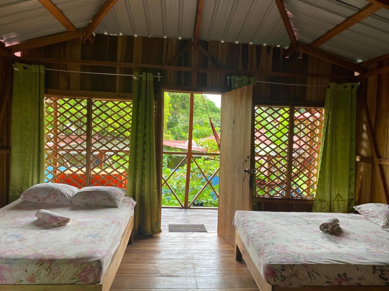 Hotel Cahuita Kültér fotó