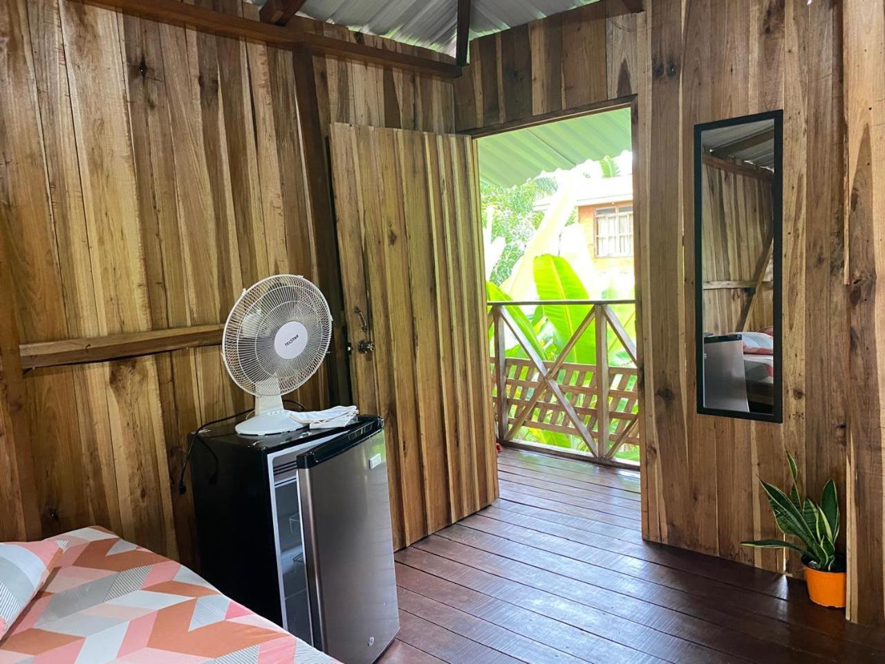 Hotel Cahuita Kültér fotó